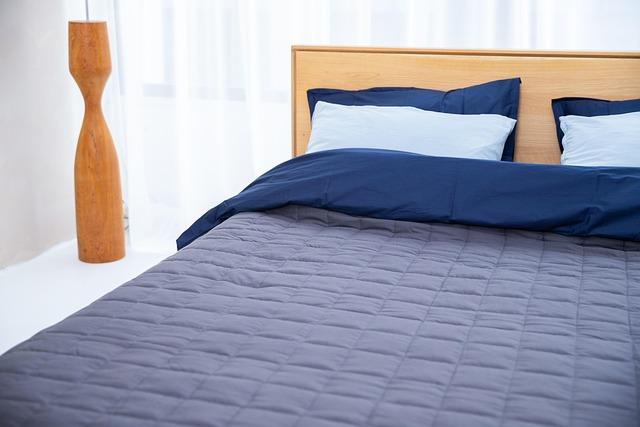 Comparative Analysis: Tempur-Pedic vs. Traditional Mattresses